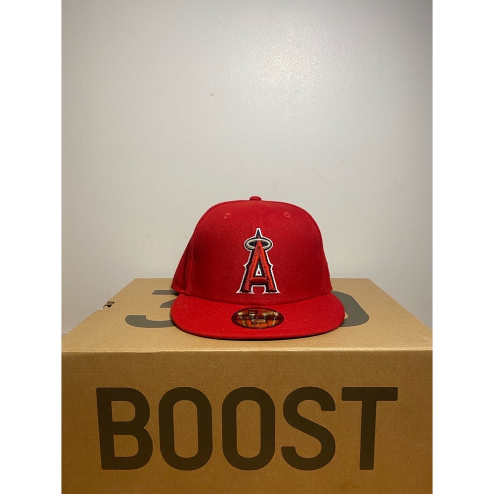 Los Angeles Angels New Era Fitted Hat!